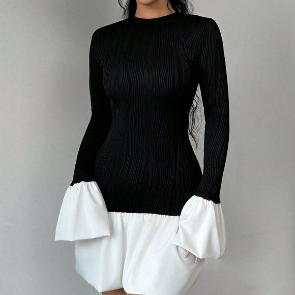 Black And White Elegant Women's Romantic Round Neck Contrast Color Dress - Picture 4 of 5